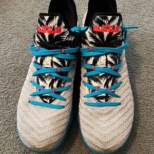 Great condition barely worn youth